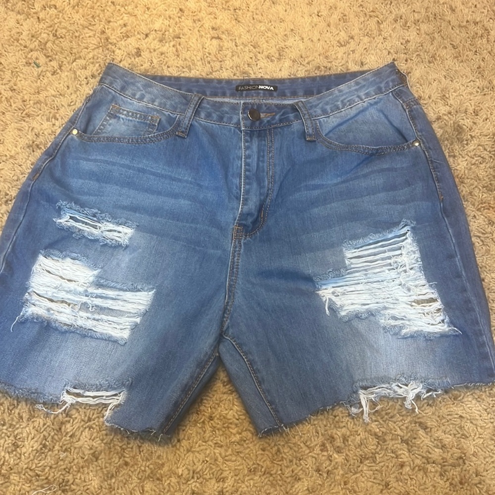 Fashion Nova shorts 100%cotton size 9